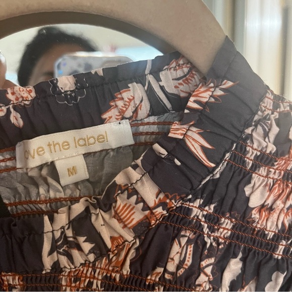 Love the label dress very little use, it is at knee height - Picture 2 of 5